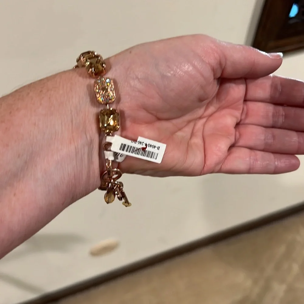 Mariana Bracelet. NWTs. - Picture 6 of 8